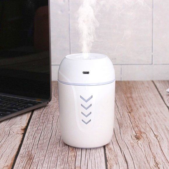 Mini USB Portable Air Humidifier Aromatherapy - Picture 1 of 9